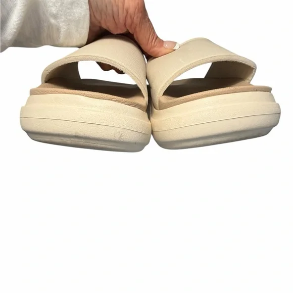 Reef Women's Cream Slide Sandals - Picture 6 of 10